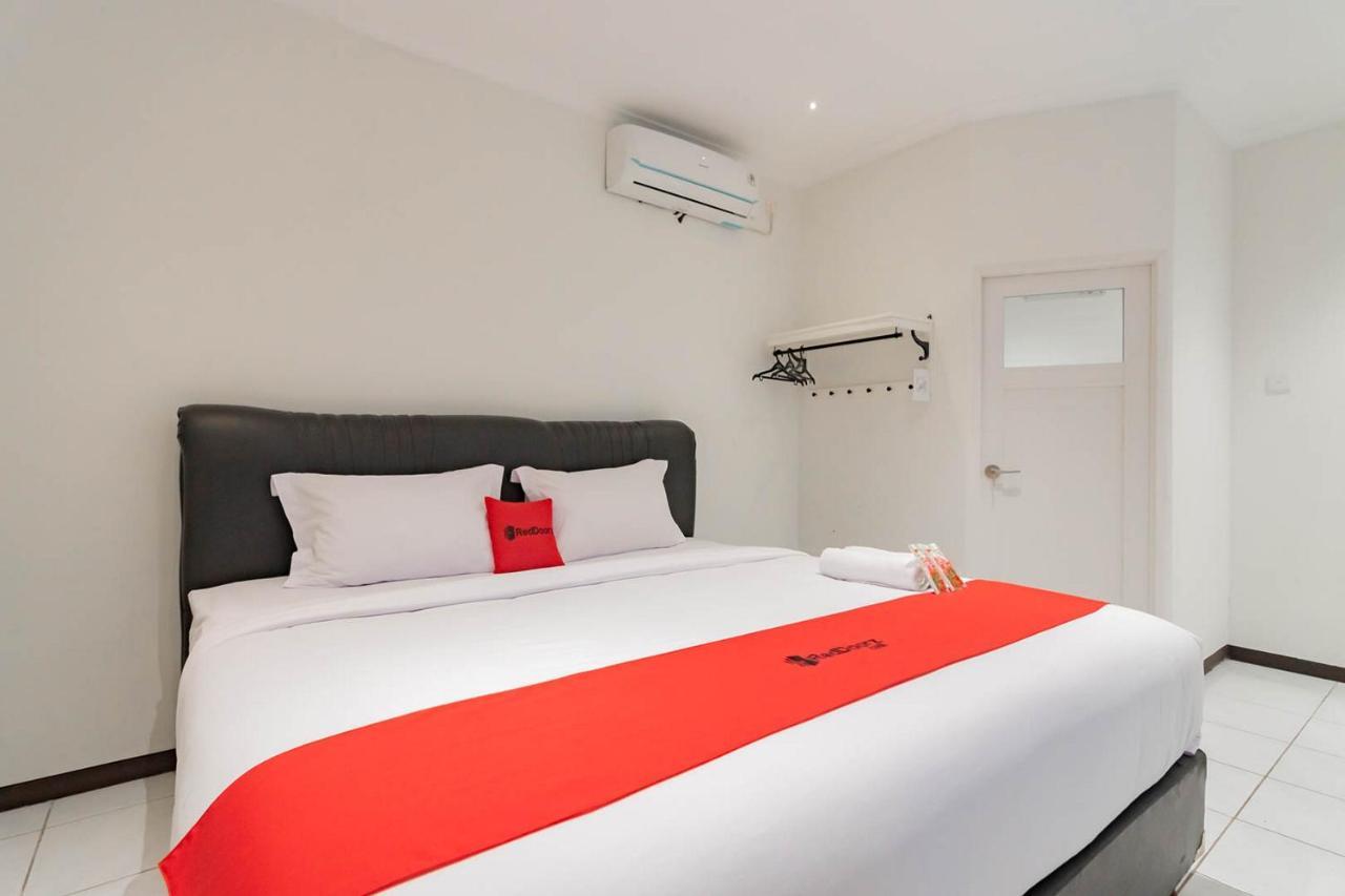Reddoorz Plus @ Pakuan Residence Tajur Bogor Extérieur photo