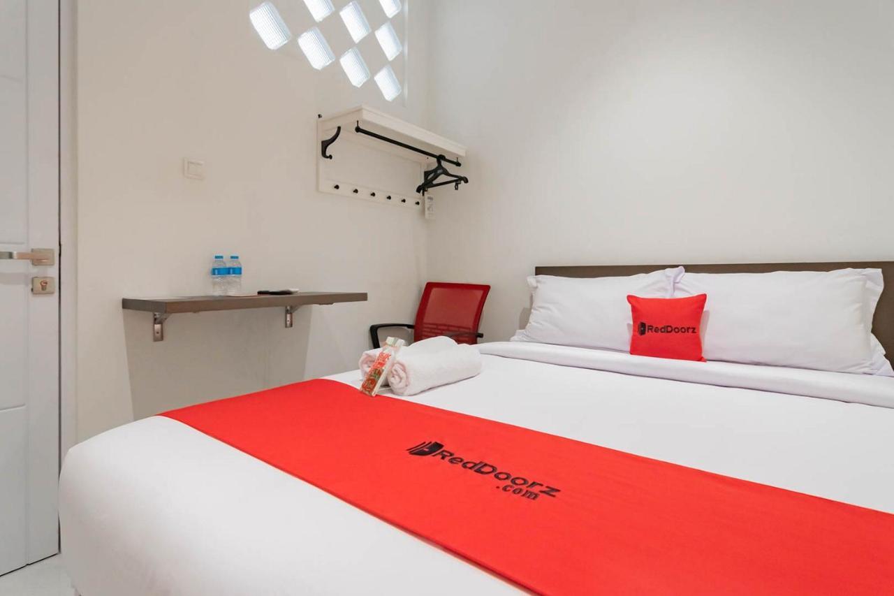 Reddoorz Plus @ Pakuan Residence Tajur Bogor Extérieur photo